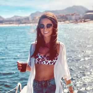 Meet your Posher, Holly